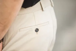 Drapeau Noir Chino Militaire à Pince Beige Sale