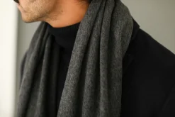 Drapeau Noir Echarpe Oversize Lambswool Gris Chiné Dark Grey Fashion