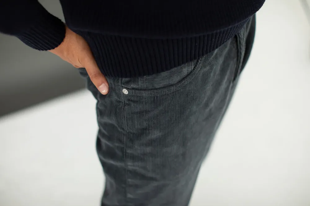 Drapeau Noir Jean Velours Gris Sale