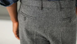 Drapeau Noir Pantalon Flanelle à Double Pince - Chevrons Gris Hot