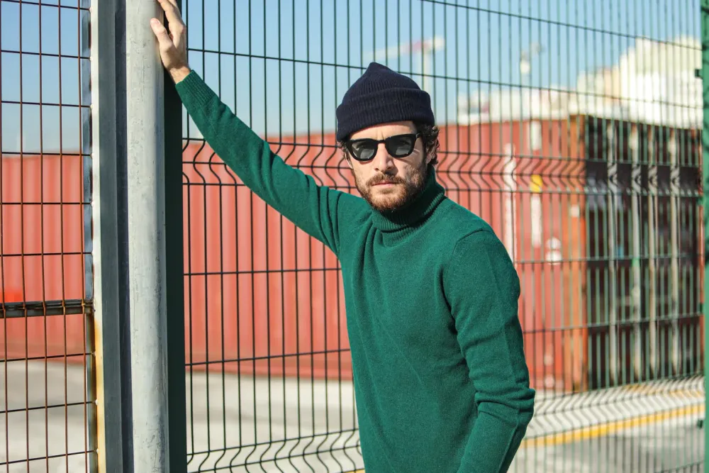 Drapeau Noir Pull Col Roulé Laine d'Agneau Vert Store